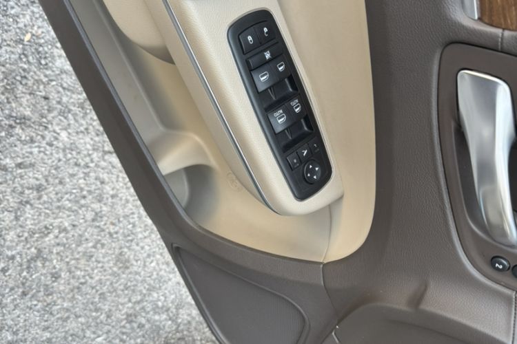 Used Chrysler 300C 2014 3.0L Excellence Edition