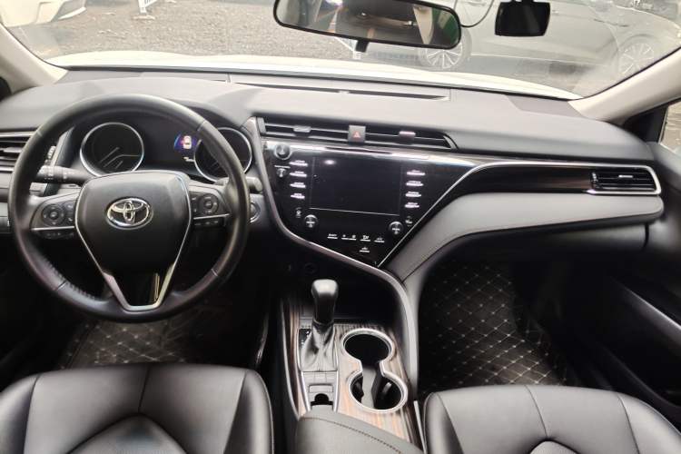 Used Toyota Camry 2018 2.5G Luxury Edition
