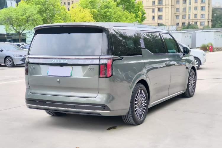Used Zeekr 009 2024 Six-Seat Executive Version 4WD 108 kWh
