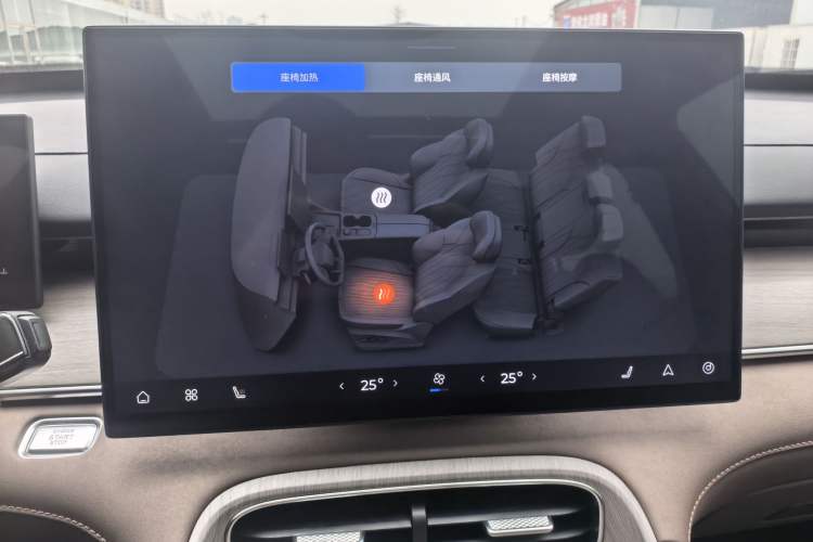 Used Chery Tiggo 8 PLUS 2025 290TGDI DCT Prestige 5-Seater
