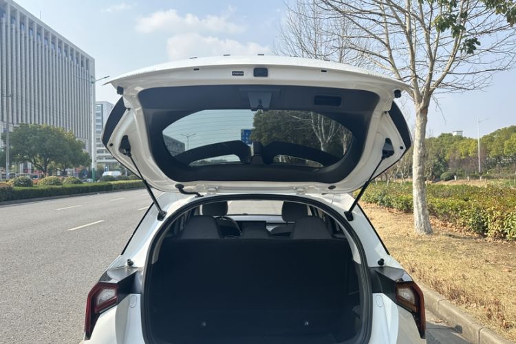 Used Geometry E Firefly 2024 301km Flowing Light