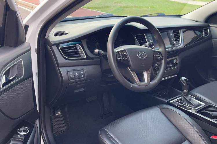 Used Hyundai Mistra 2016 1.8L Automatic Deluxe DLX Model Left Front Seat