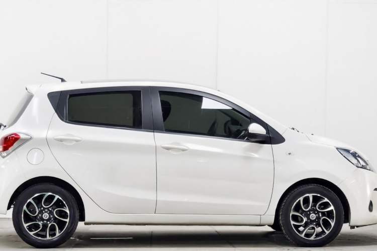 Used CHANGAN Benni 2015 1.4L IMT Sunroof Version China IV Standard
