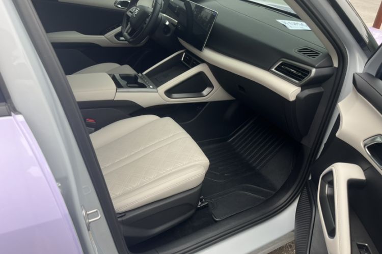 Used BYD Yuan UP 2025 Intelligent Driving Version 401 km Leading Edition