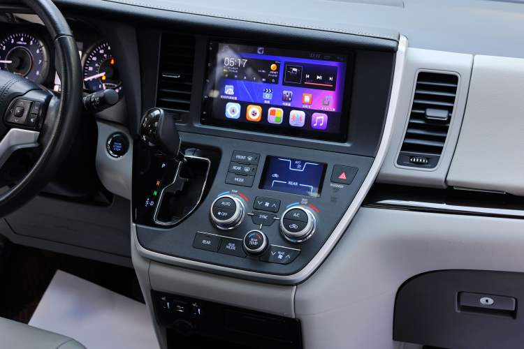 Used Toyota SIENNA  Audio And AC Panel