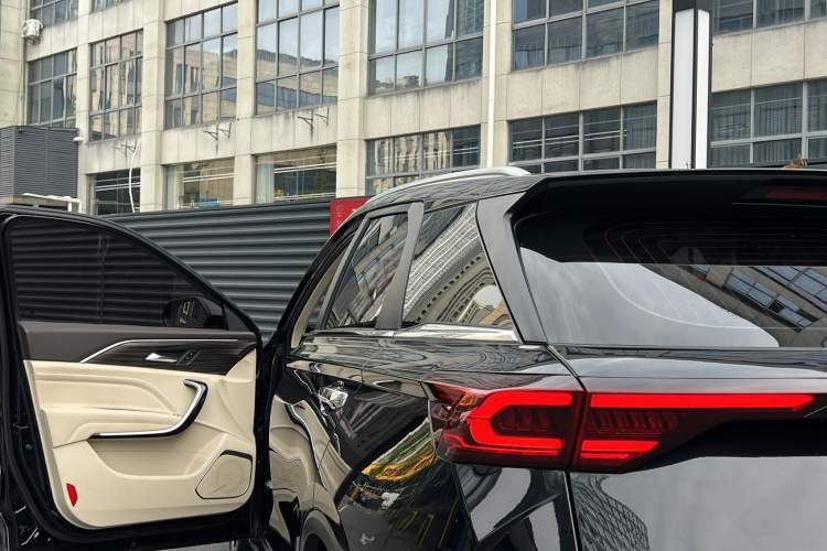 Used Bestune T77 2021 PRO 280 TID Automatic Luxury Model Exterior 8