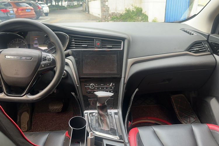 Used Venucia D60 2018 1.6L CVT Smart Connect Elite Edition