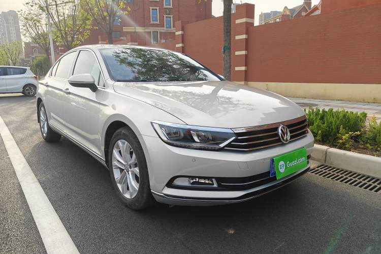 Used Volkswagen Magotan 2018 Facelift 330TSI DSG Luxury Model
