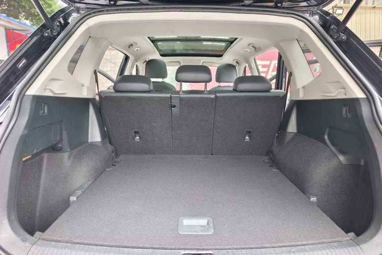 Used Volkswagen Tiguan L 2019 Updated Version 330TSI Automatic Two-Wheel Drive Panoramic Comfort Edition China VI Standard