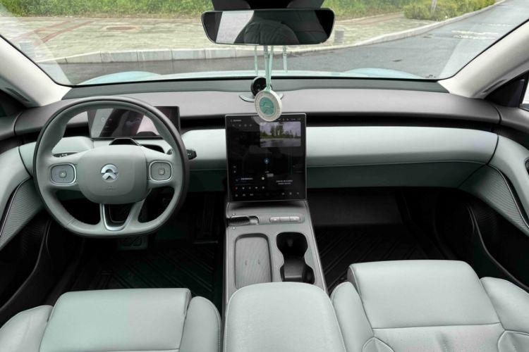 Used Nio ET5 2022 75 kWh Interior 1
