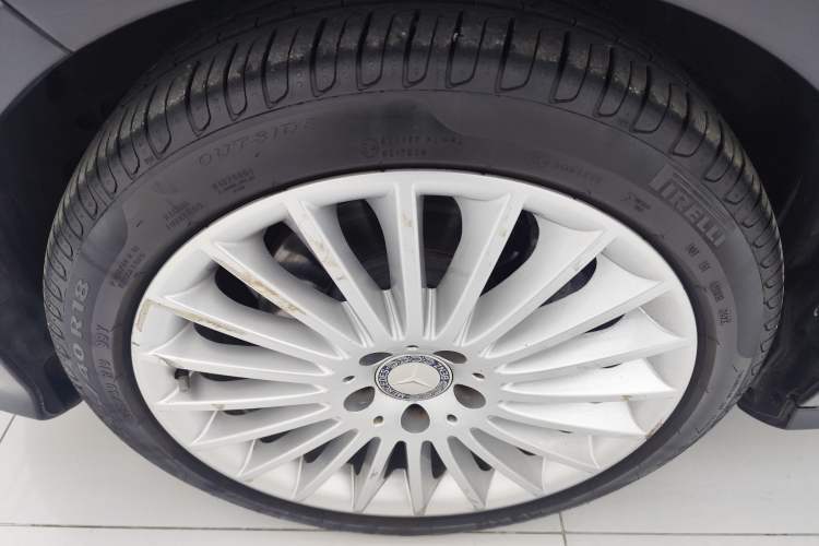 Used Mercedes-Benz E-Class 2015 Facelift E 200 L
