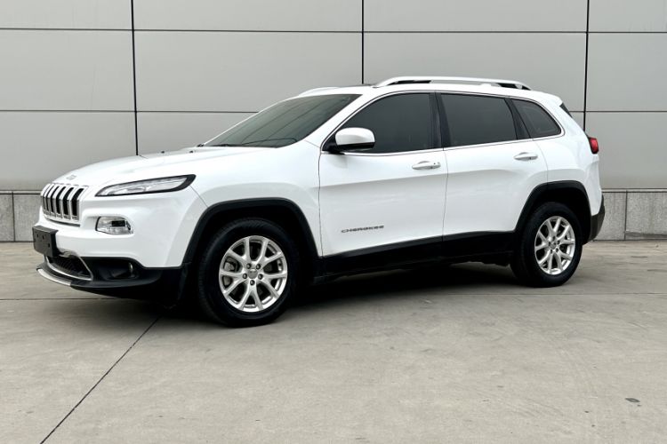 Used Jeep Cherokee 2017 2.0L Superior Edition