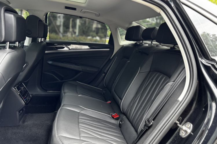 Used Volkswagen Passat 2022 330TSI Starry Luxury Edition
