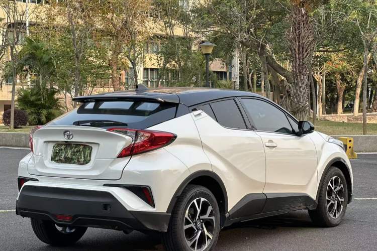 Used Toyota C-HR 2020 2.0L Leading Edition Exterior 4