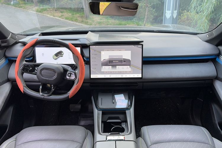 Used Lynk & Co 08 EM-P 2023 120km Long-Range Halo