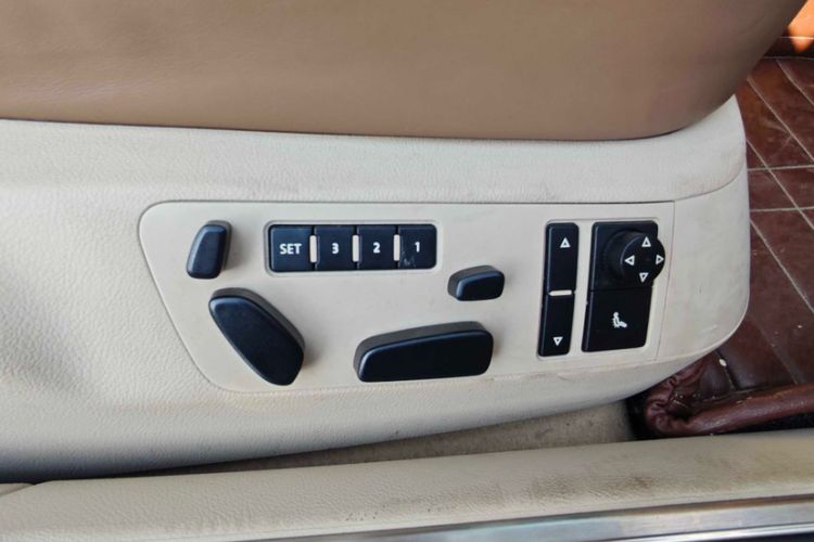 Used Volkswagen Phaeton 2012 3.6L Deluxe Custom Edition
