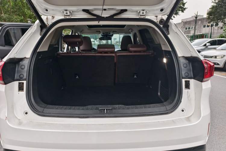 Used Wey VV6 2020 2.0T Two-Wheel Drive Smart Protection+
