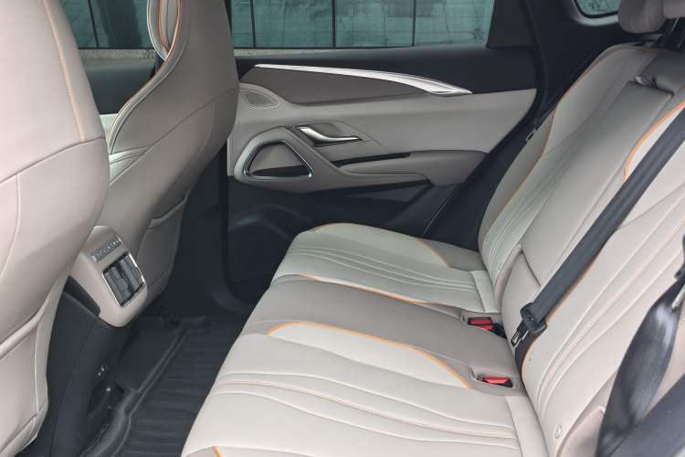 Used BYD Song Pro New Energy 2024 HONOR Edition DM-i 110KM Beyond Model Interior 4