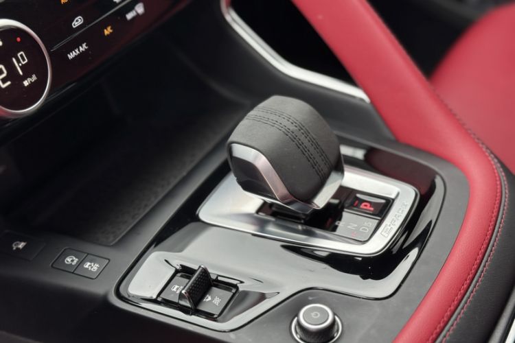 Used Jaguar E-PACE 2024 All-New R-DYNAMIC S Sport Edition
