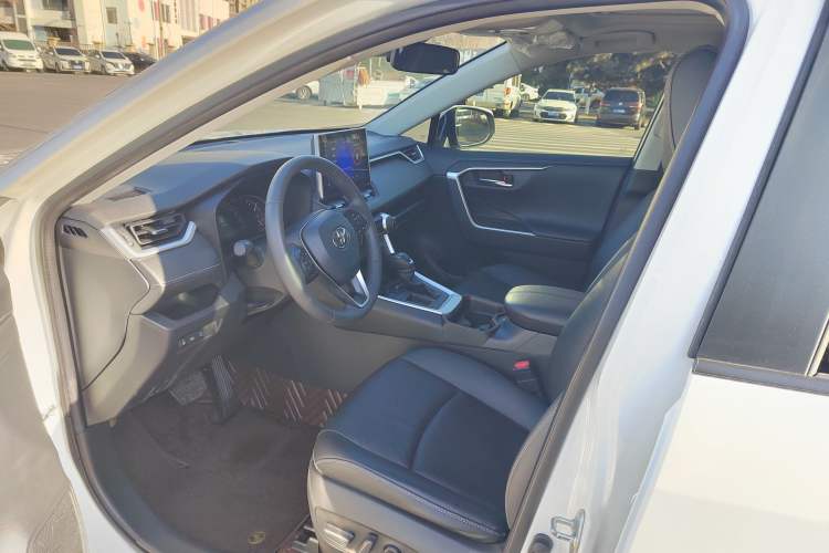 Used Toyota RAV4 2022 2.0L CVT Two-Wheel Drive Fashion Plus Edition