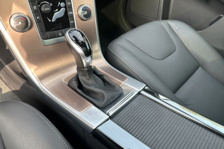 Used Volvo XC60 2017 T5 Smart Upgrade Edition