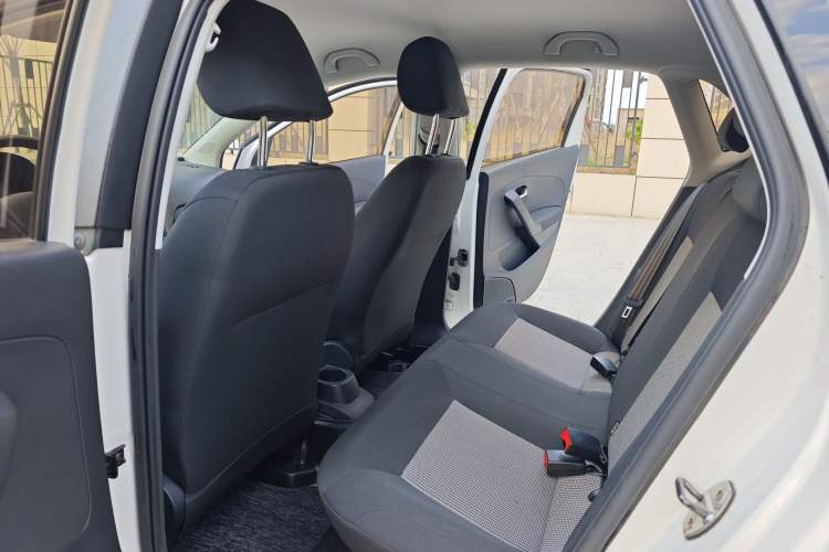 Used Volkswagen Polo 2018 1.5L Automatic Advanced Driving Model Interior 2