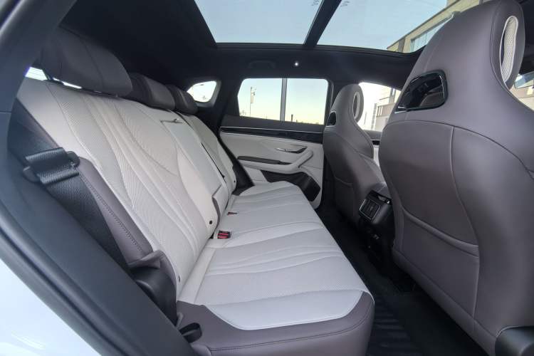 Used BYD Song PLUS New Energy 2025 EV Intelligent Driving Version 520km Premium Model Headliner