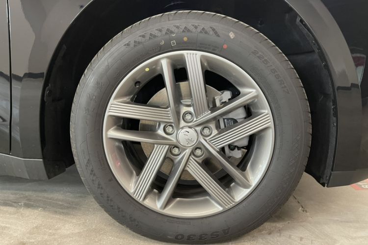 Used Hongqi E-QM5 2025 500km Range Commuter Version