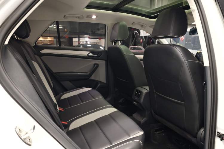 Used Volkswagen T-ROC 2023 280TSI DSG Two-Wheel Drive Time Edition
