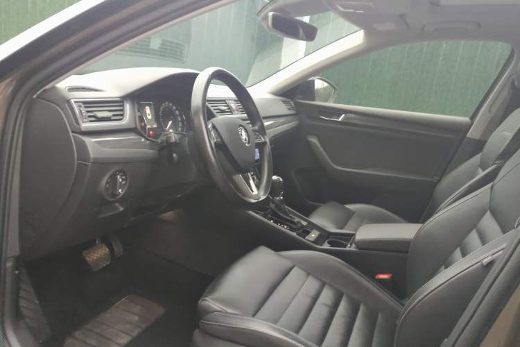 Used Skoda Superb 2016 TSI330 DSG Smart Drive Edition
