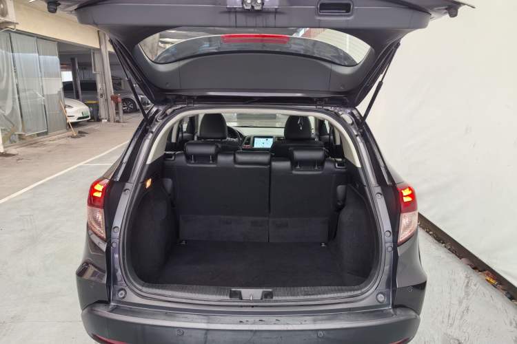 Used Honda Vezel 2015 1.8L CVT 2WD Luxury Model Exterior 3