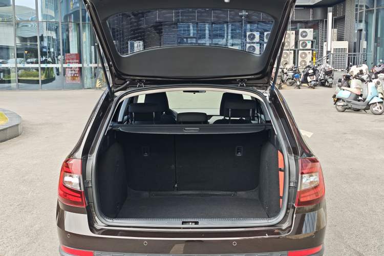 Used Skoda Octavia 2018 Station Wagon TSI230 DSG Comfort Edition