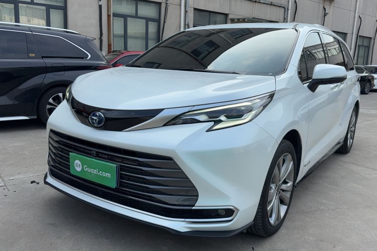 Used Toyota SIENNA 2023 2.5L Hybrid Deluxe Edition