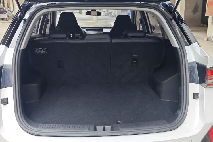 Used Wuling Alvez 2022 1.5T CVT Trendy & Cool Edition

