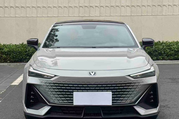 Used CHANGAN UNI-V 2022 1.5T Prestige Version Exterior 5