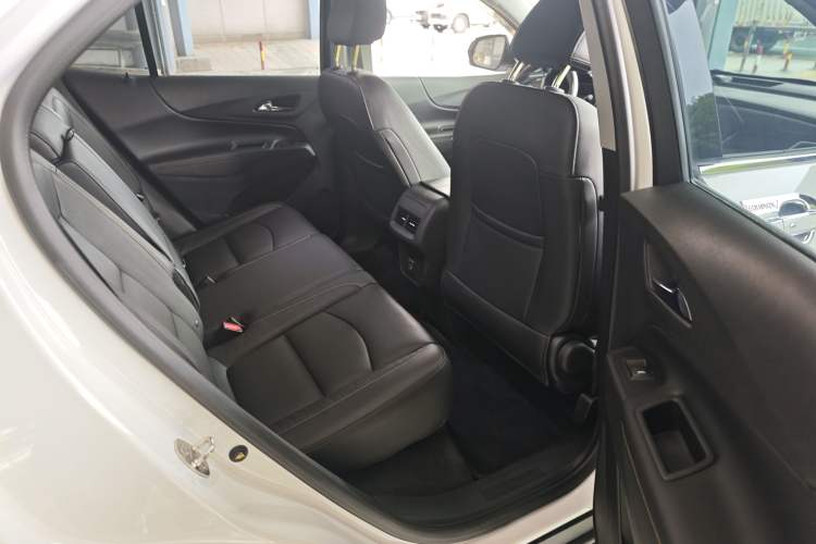 Used Chevrolet Equinox 2019 535T Automatic YuJie Edition China VI Interior 3