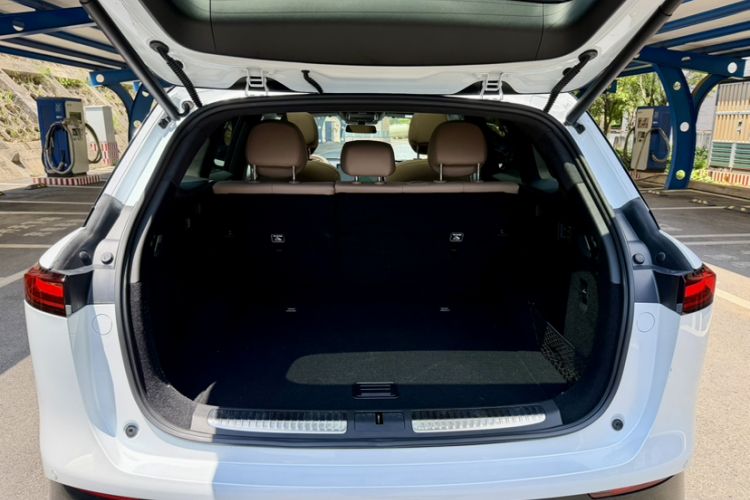 Used XPeng G9 2025 625 Long-Range Max Trunk