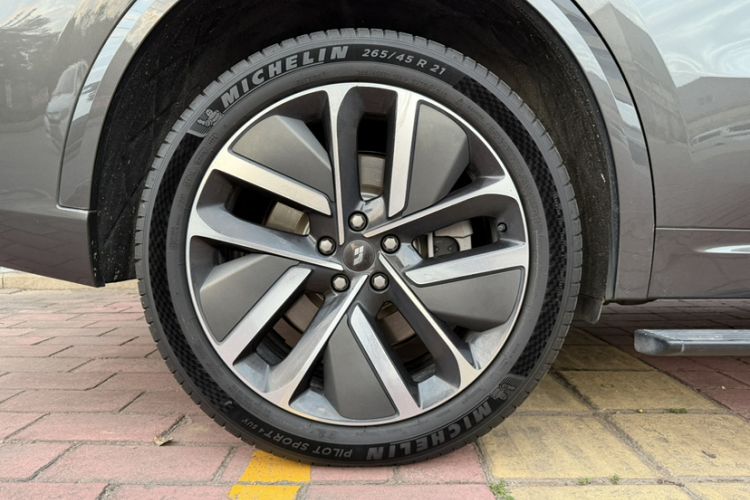 Used Li Auto L9 2022 Max model
