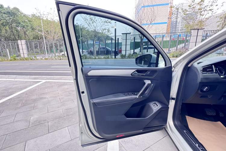 Used Volkswagen Tiguan L New Energy 2019 430 PHEV Hybrid Flagship Model Interior 10