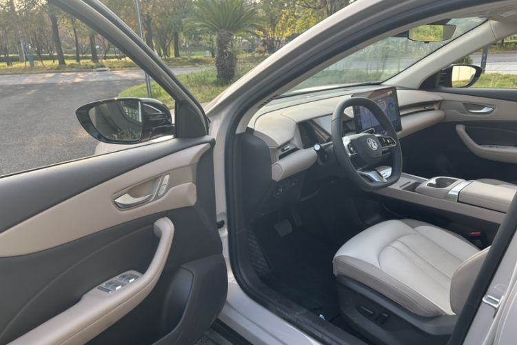 Used MG ES5 2025 525max Rear-Drive Intelligent Driving Version
