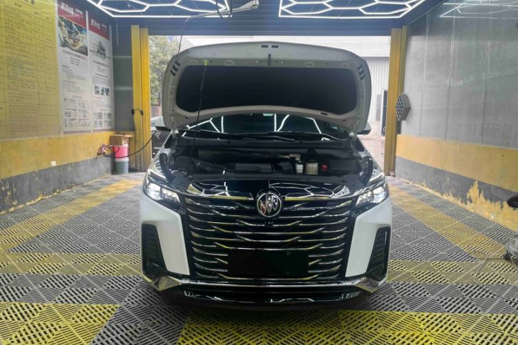 Used Buick GL8 2023 Facelifted Land Cruiser Executive Luxury Version Exterior 2