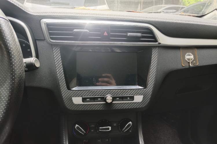 Used MG ZS 2018 1.5L Manual Elite Edition China V standard Audio And AC Panel
