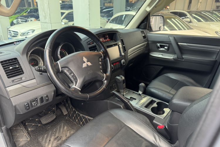 Used Mitsubishi Pajero 2014 3.0L Elite Edition