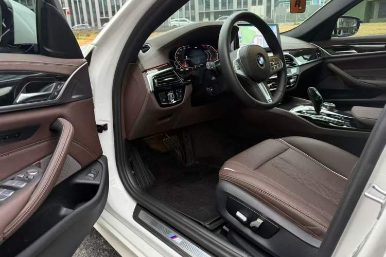 Used BMW 5 Series 2022 Second Facelift 525Li M Sport Package
