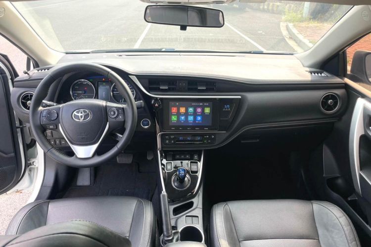 Used Toyota Levin Hybrid E+ 2019 1.8L PH V E-CVT Luxury Edition Interior 9