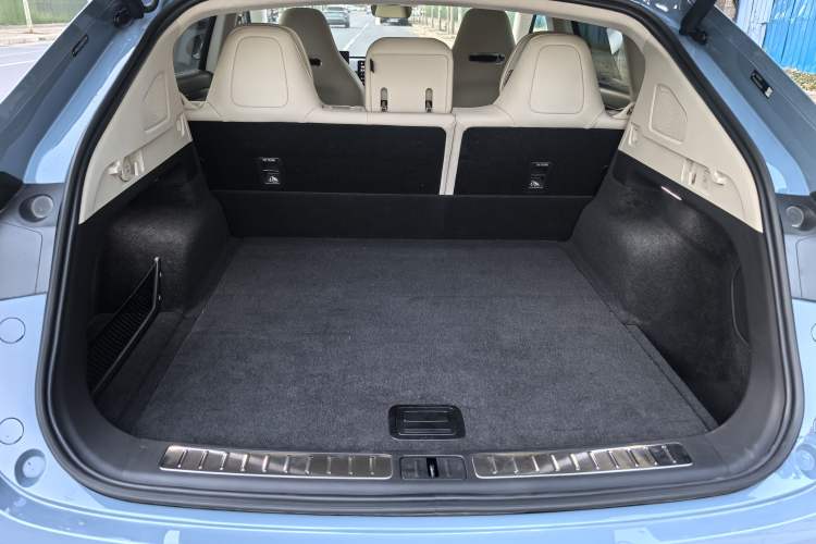 Used Hima Luxeed R7 2024 All-Electric 667 km Max