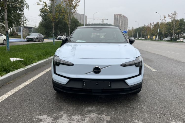 Used Volvo EX30 2025 Rear-Drive Long-Range Version Ultra