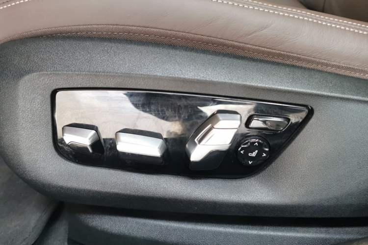 Used BMW 5 Series 2018 Revised Version 530Li Leading Edition Luxury Package Interior 8