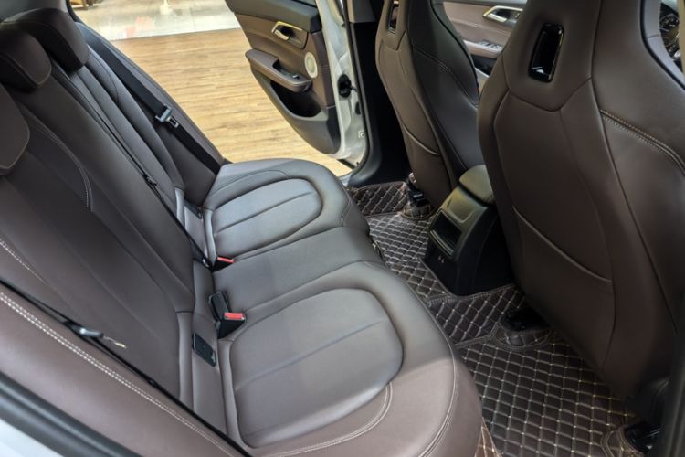 Used BMW 1 Series 2023 125i M Sport Night Edition Interior 2