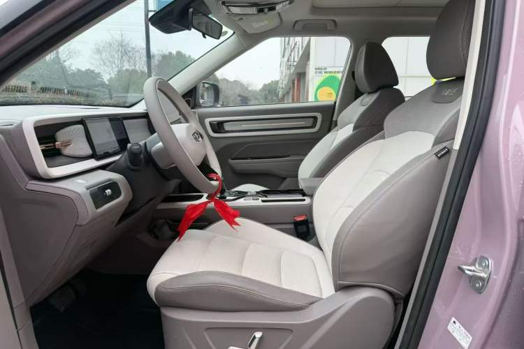 Used Geely Auto icon 2026 Model Chocolate 1.5TD Pure & Refined Edition